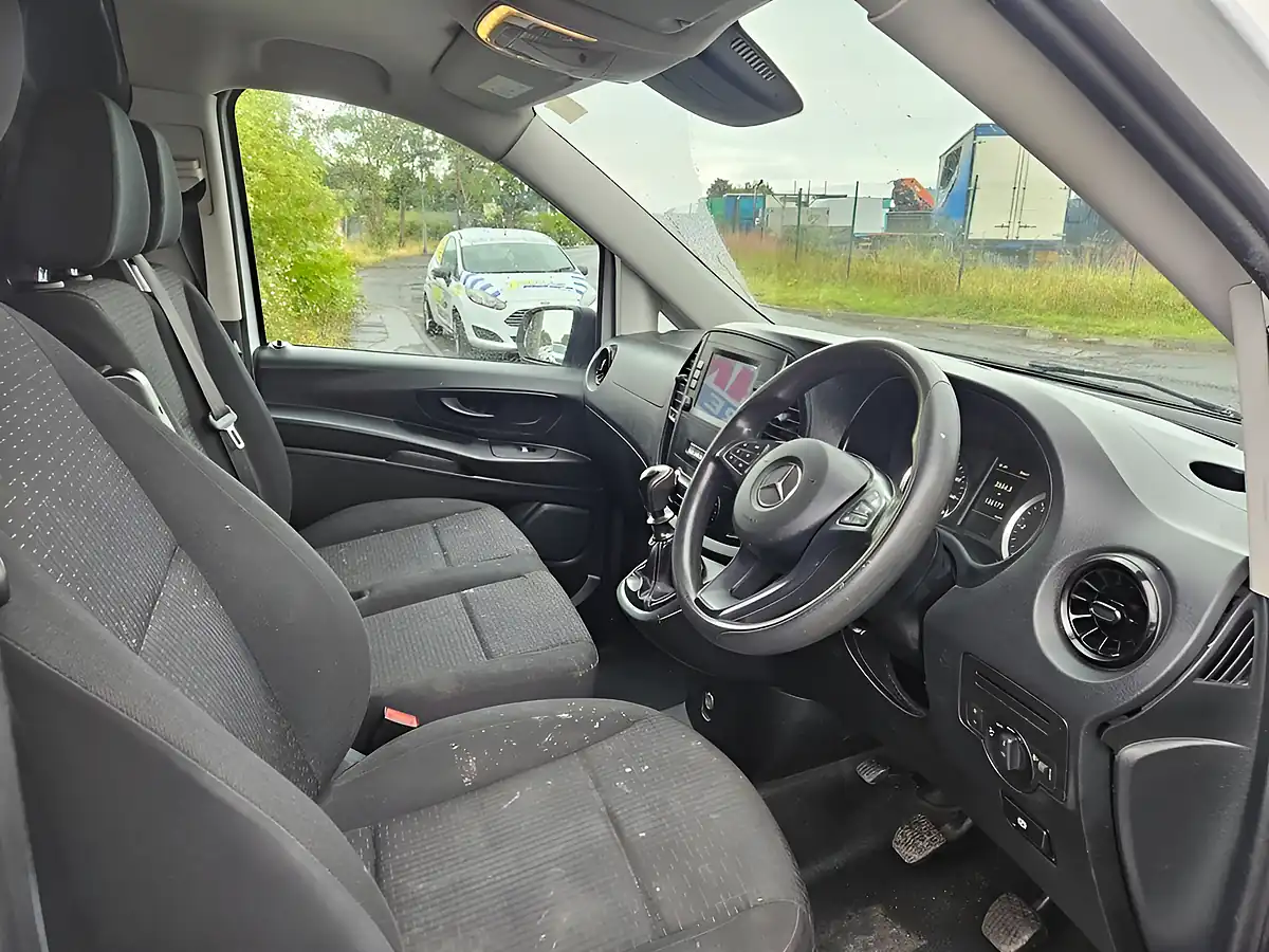 Used 2021 Mercedes-Benz Vito Progressive White - Interior and Exterior details 12