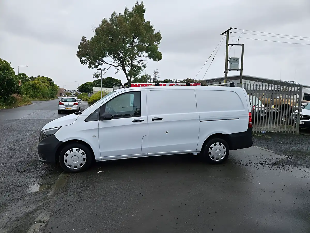 Used 2021 Mercedes-Benz Vito Progressive White - Interior and Exterior details 5
