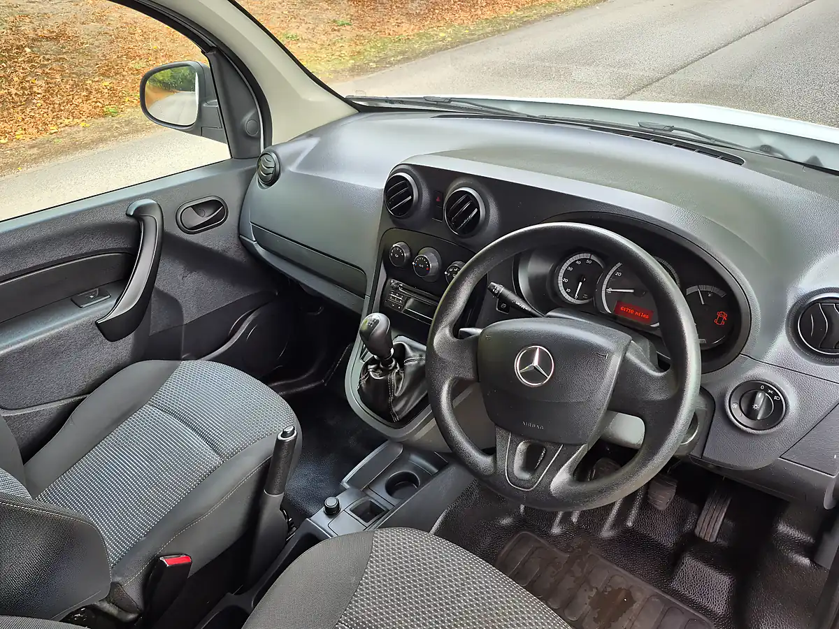 Used 2021 Mercedes Citan Pure Arctic White - Interior and Exterior details 11