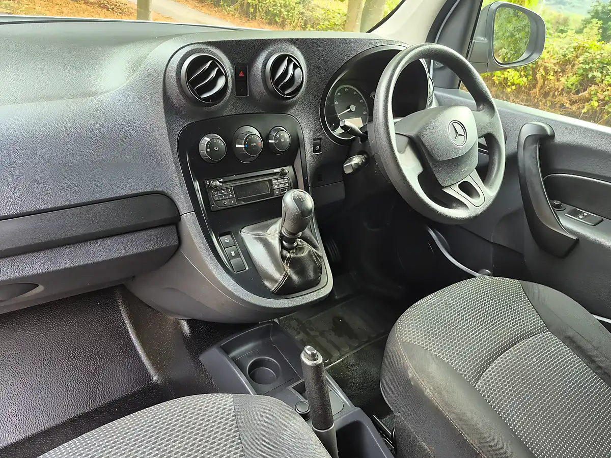 Used 2021 Mercedes Citan Pure Arctic White - Interior and Exterior details 12