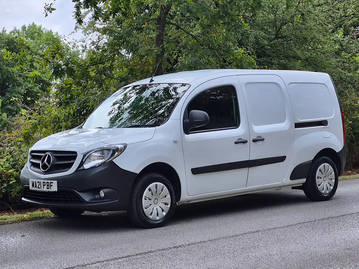 Used 2021 Mercedes Citan Pure Arctic White - Interior and Exterior details 2