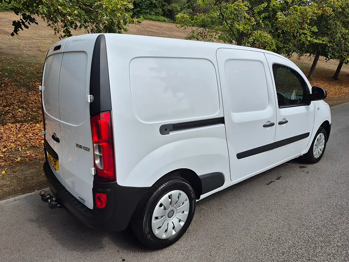 Used 2021 Mercedes Citan Pure Arctic White - Interior and Exterior details 3