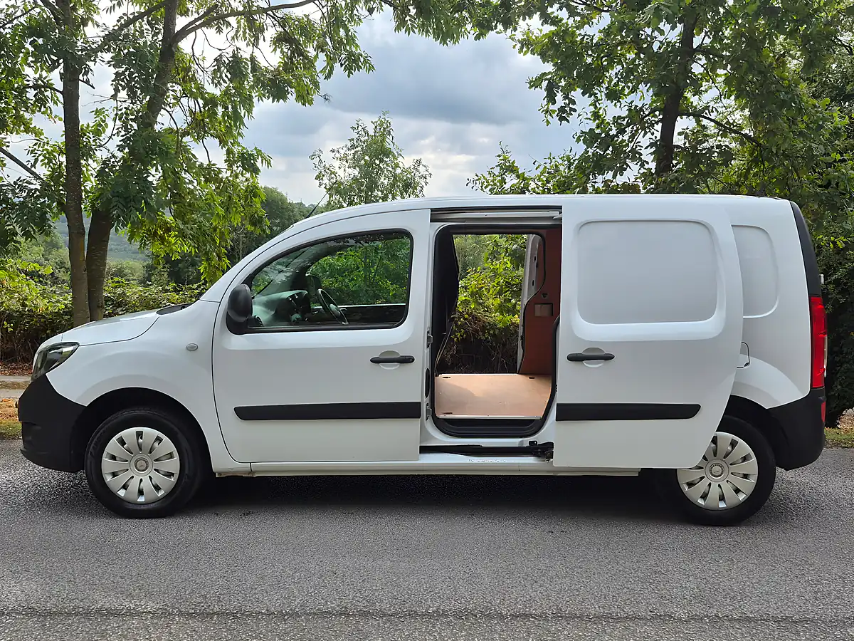 Used 2021 Mercedes Citan Pure Arctic White - Interior and Exterior details 5