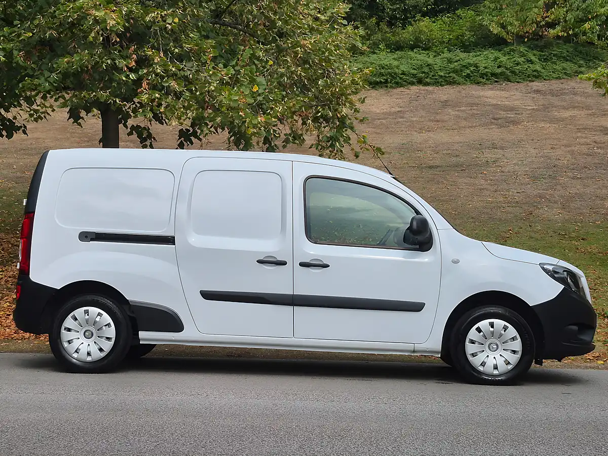 Used 2021 Mercedes Citan Pure Arctic White - Interior and Exterior details 7