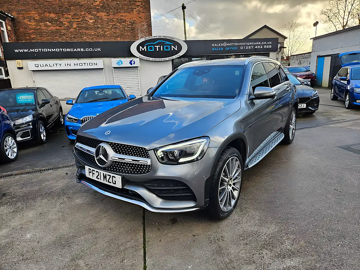 Used 2021 Mercedes GLC300 AMG Line Premium De Grey - Interior and Exterior details 3