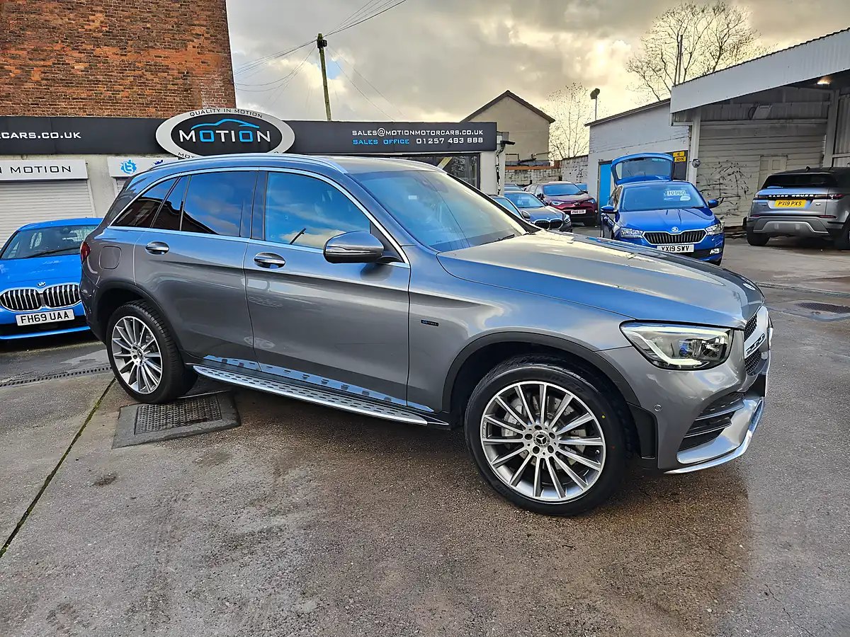 Used 2021 Mercedes GLC300 AMG Line Premium De Grey - Interior and Exterior details 7