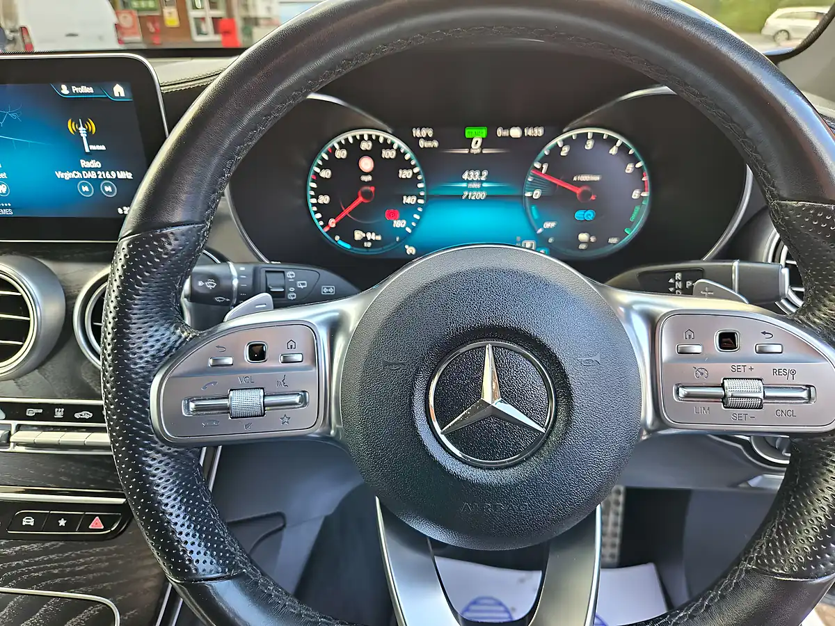Used 2021 Mercedes GLC300 AMG Line Premium De Grey - Interior and Exterior details 8