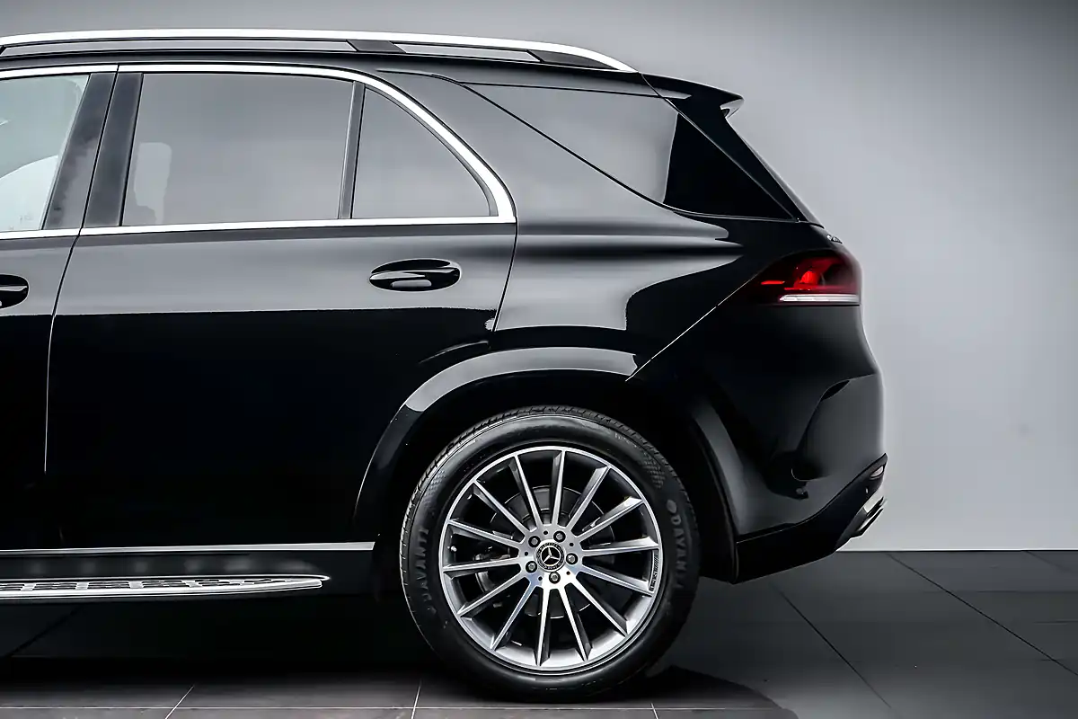 Used 2021 Mercedes Gle AMG Line (premium) Obsidian Black - Interior and Exterior details 12