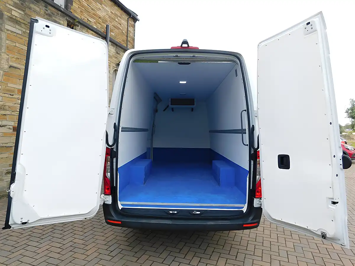 Used 2021 Mercedes Sprinter Progressive White - Interior and Exterior details 6
