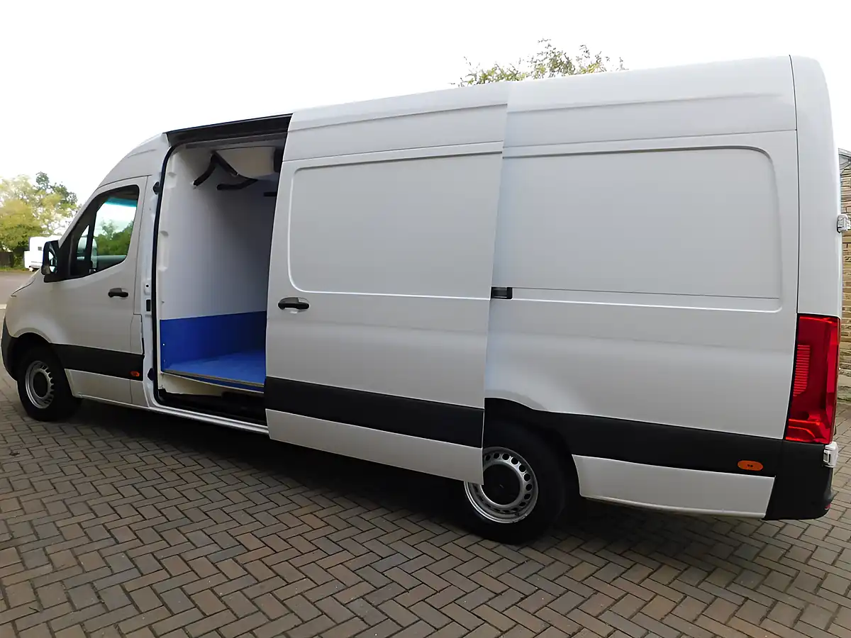 Used 2021 Mercedes Sprinter Progressive White - Interior and Exterior details 7