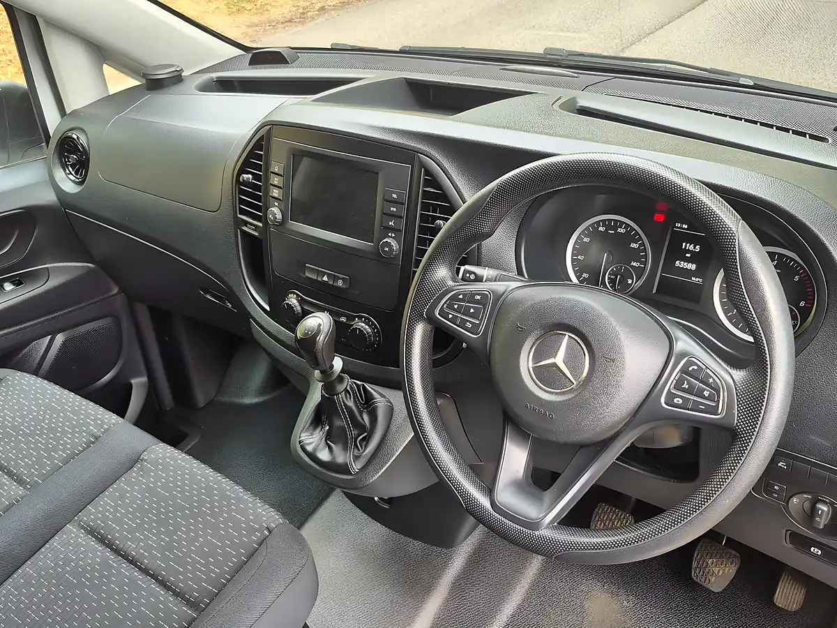 Used 2021 Mercedes Vito Progressive White - Interior and Exterior details 13