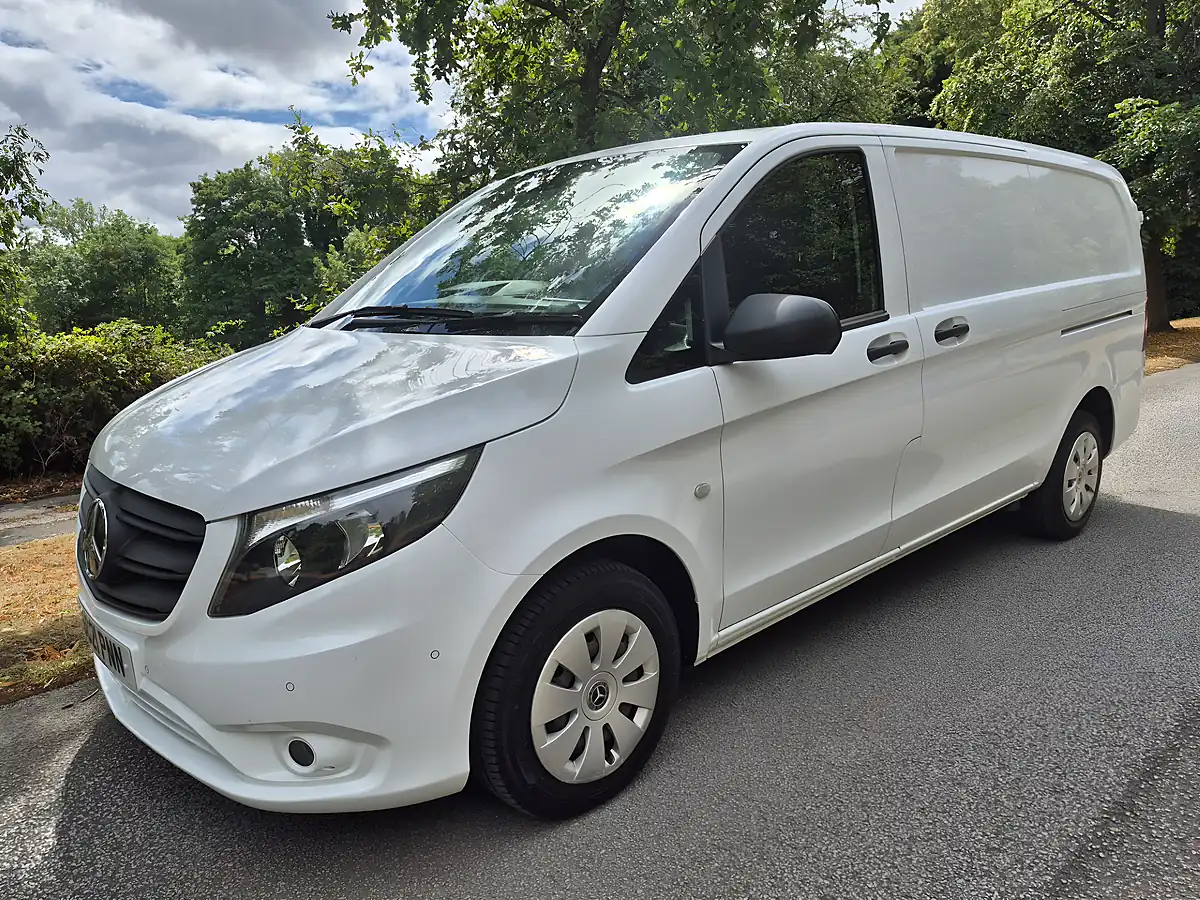 Used 2021 Mercedes Vito Progressive White - Interior and Exterior details 4