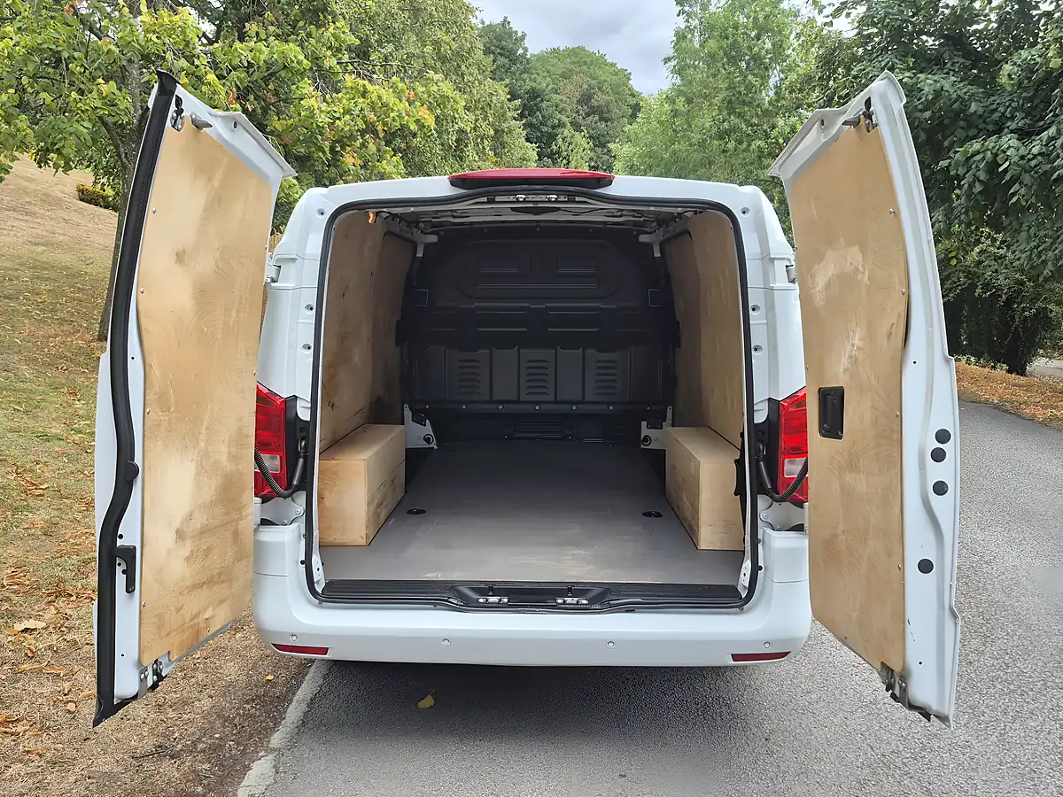 Used 2021 Mercedes Vito Progressive White - Interior and Exterior details 9