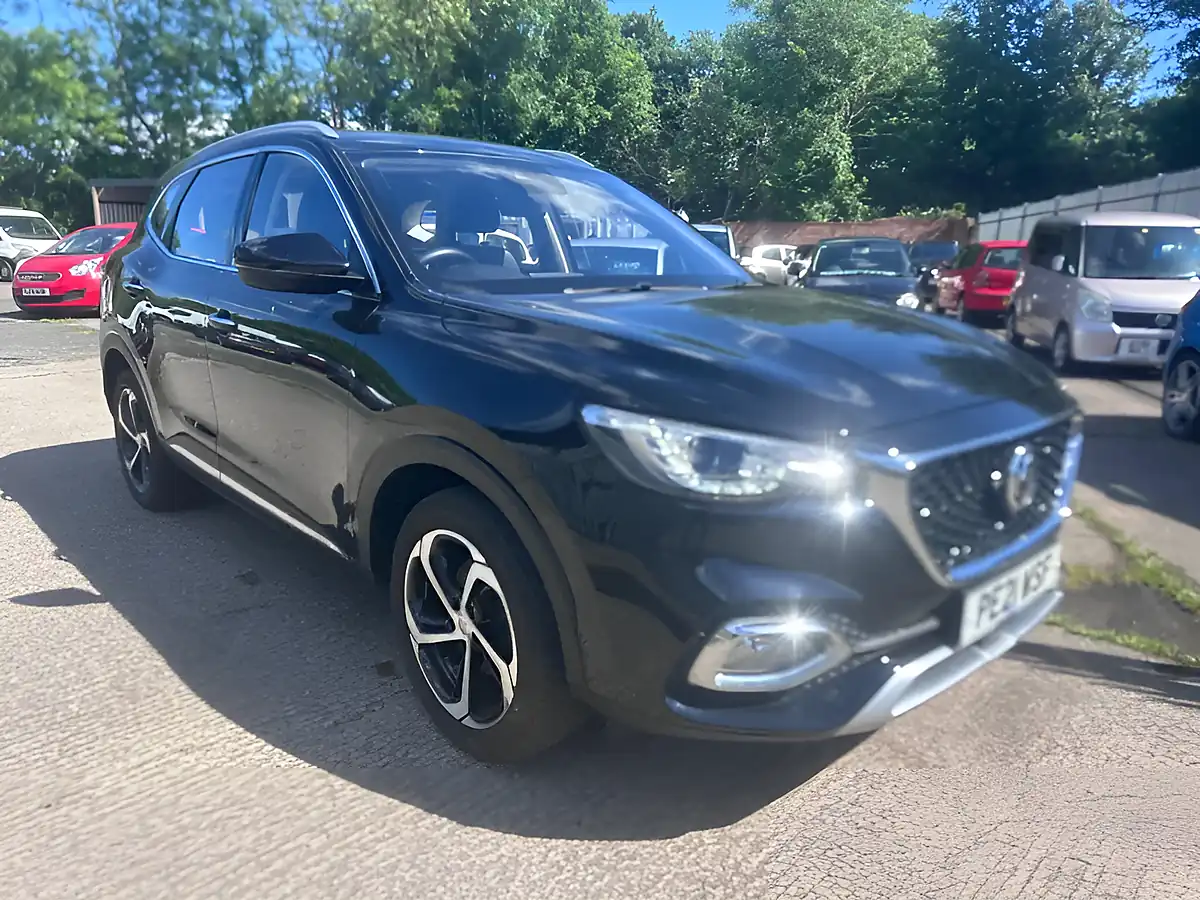 Used 2021 MG Hs Excite Black - Front View