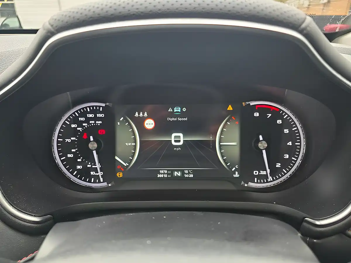Used 2021 MG HS Excite Red - Interior and Exterior details 15