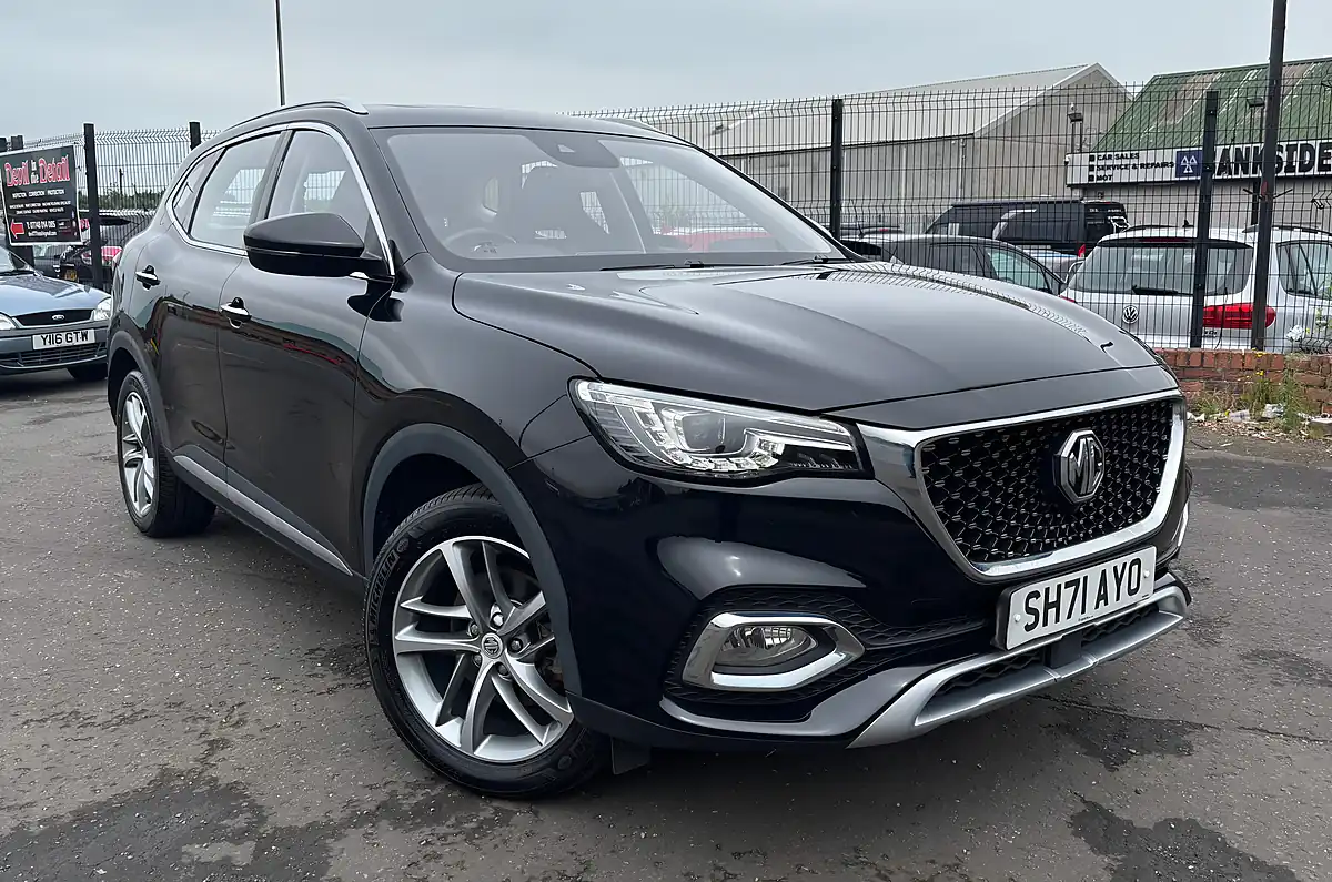Used 2021 MG Hs Exclusive Black - Front View