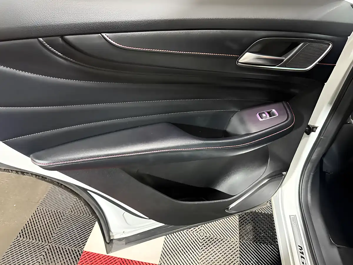 Used 2021 MG HS Exclusive White - Interior and Exterior details 14