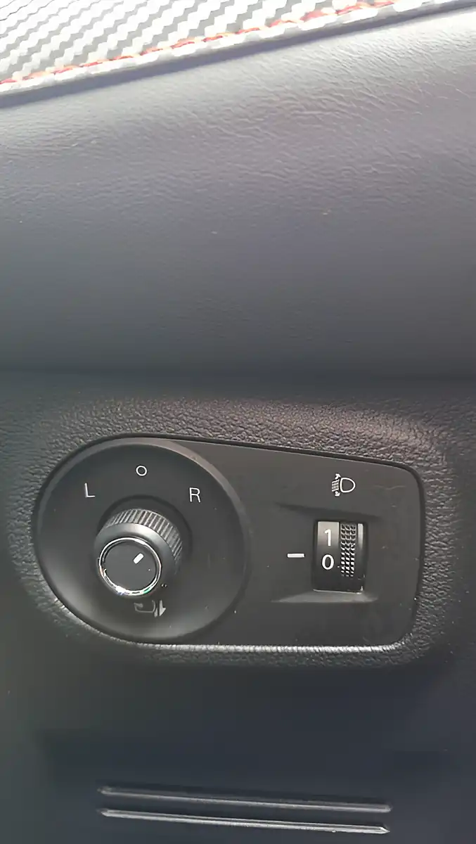 Used 2021 MG MG Zs Excite White - Interior and Exterior details 12