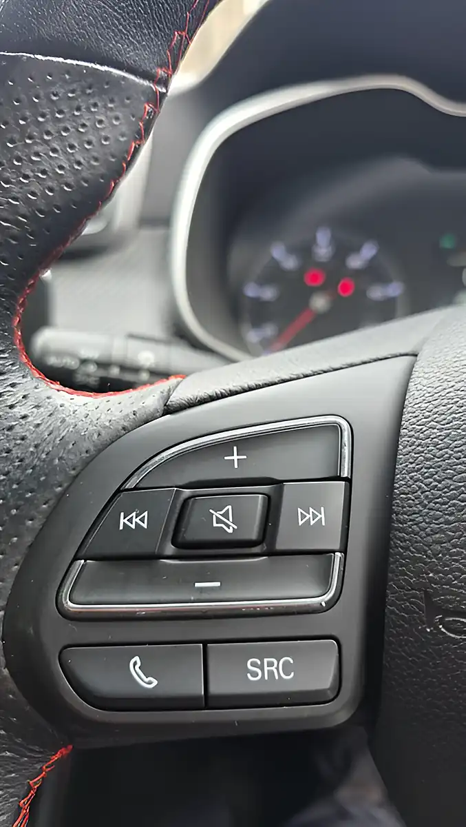 Used 2021 MG MG Zs Excite White - Interior and Exterior details 13