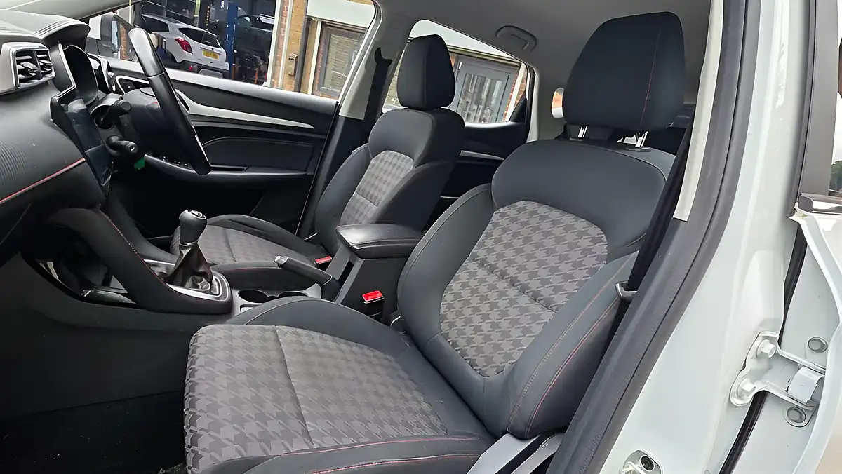 Used 2021 MG MG Zs Excite White - Interior and Exterior details 20