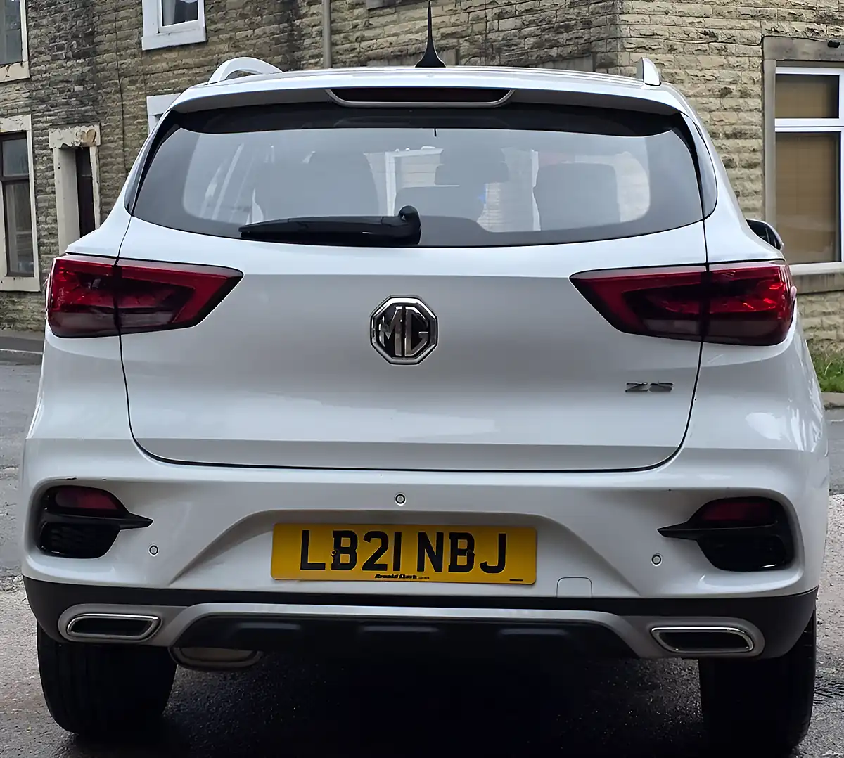 Used 2021 MG MG Zs Excite White - Interior and Exterior details 6