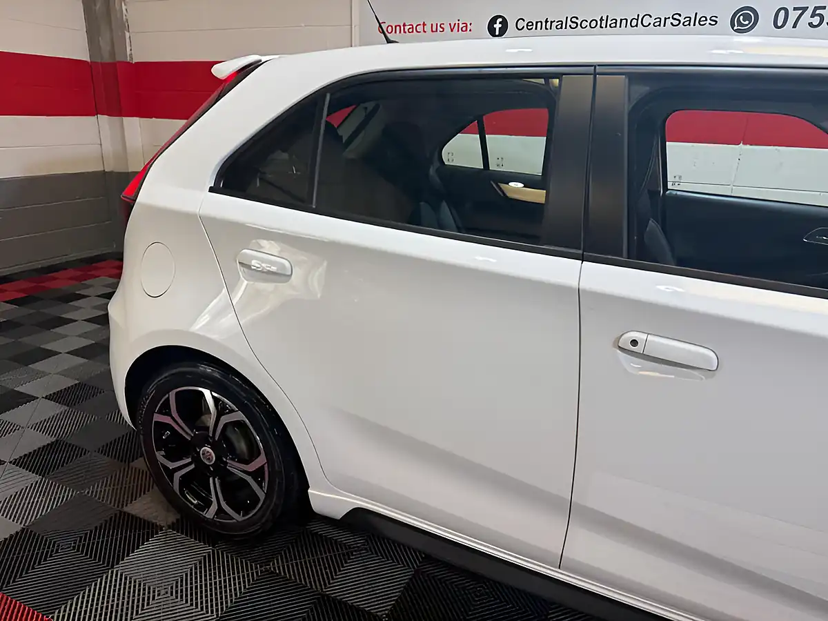 Used 2021 MG MG3 Excite White - Interior and Exterior details 4
