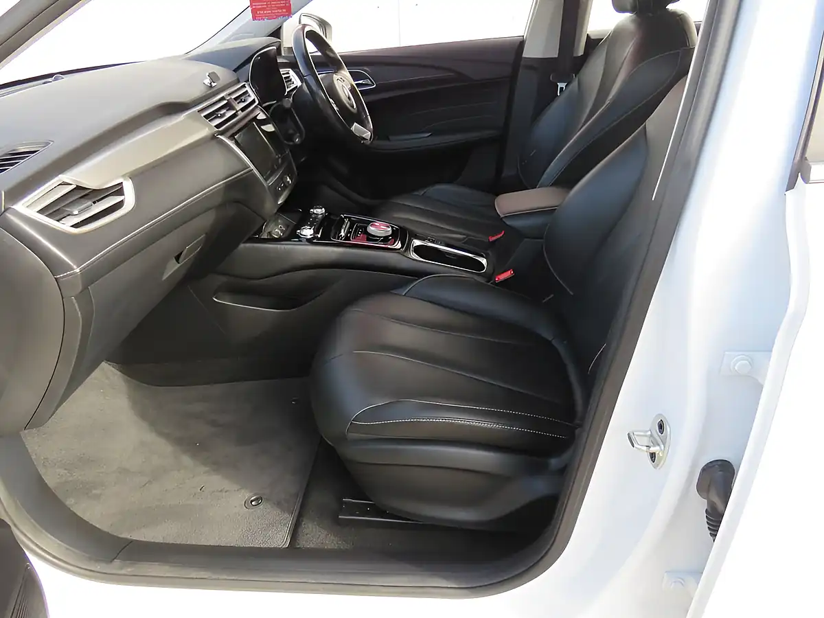 Used 2021 MG MG5 Exclusive White - Interior and Exterior details 9