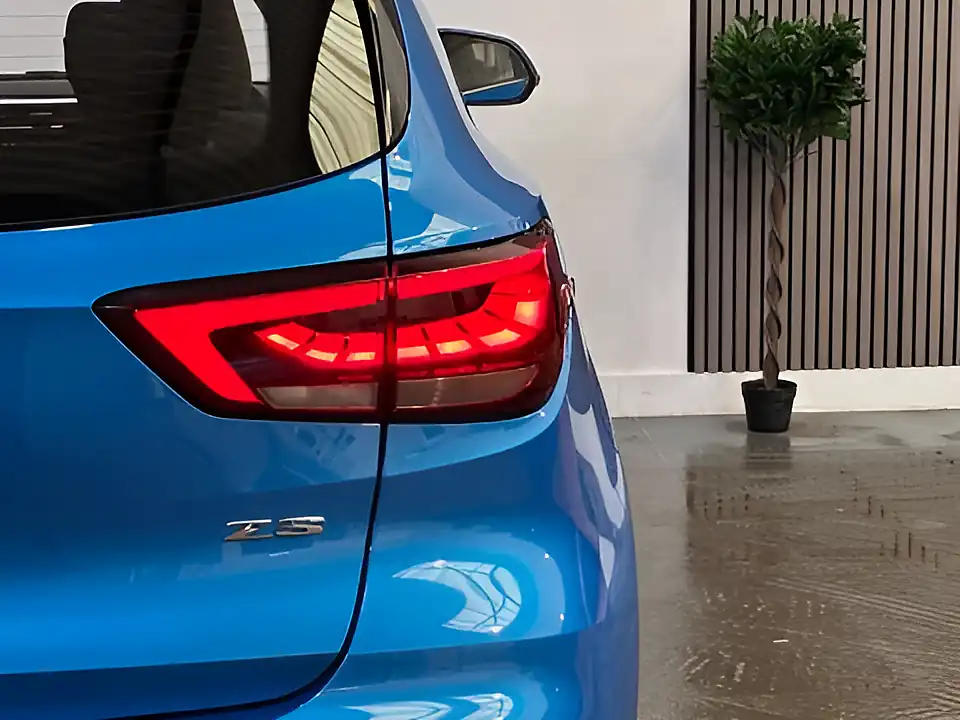 Used 2021 MG Zs Excite Blue - Interior and Exterior details 16