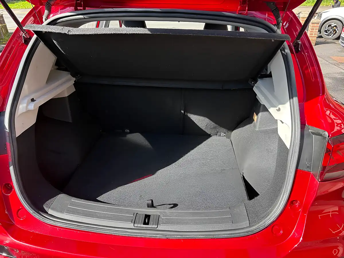 Used 2021 MG Zs Excite Red - Interior and Exterior details 12