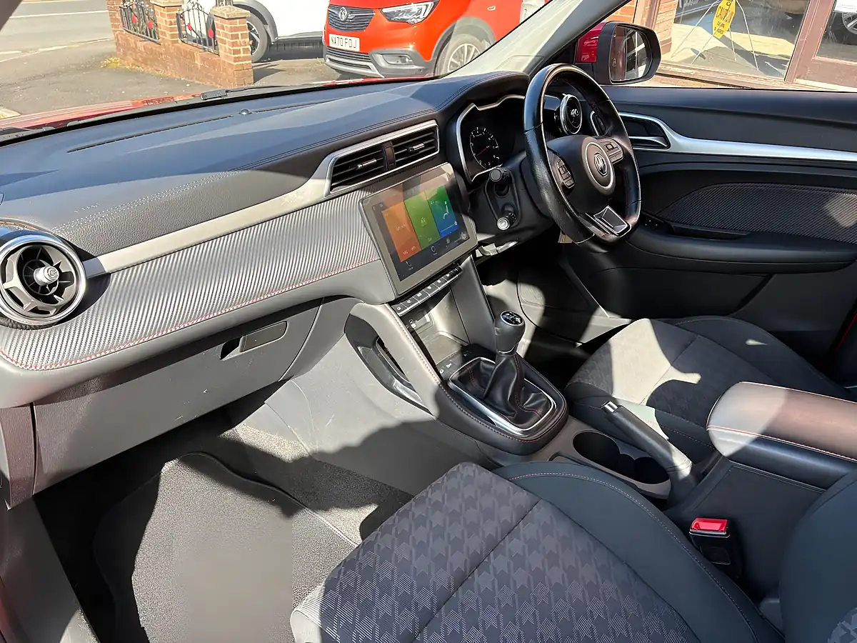 Used 2021 MG Zs Excite Red - Interior and Exterior details 13