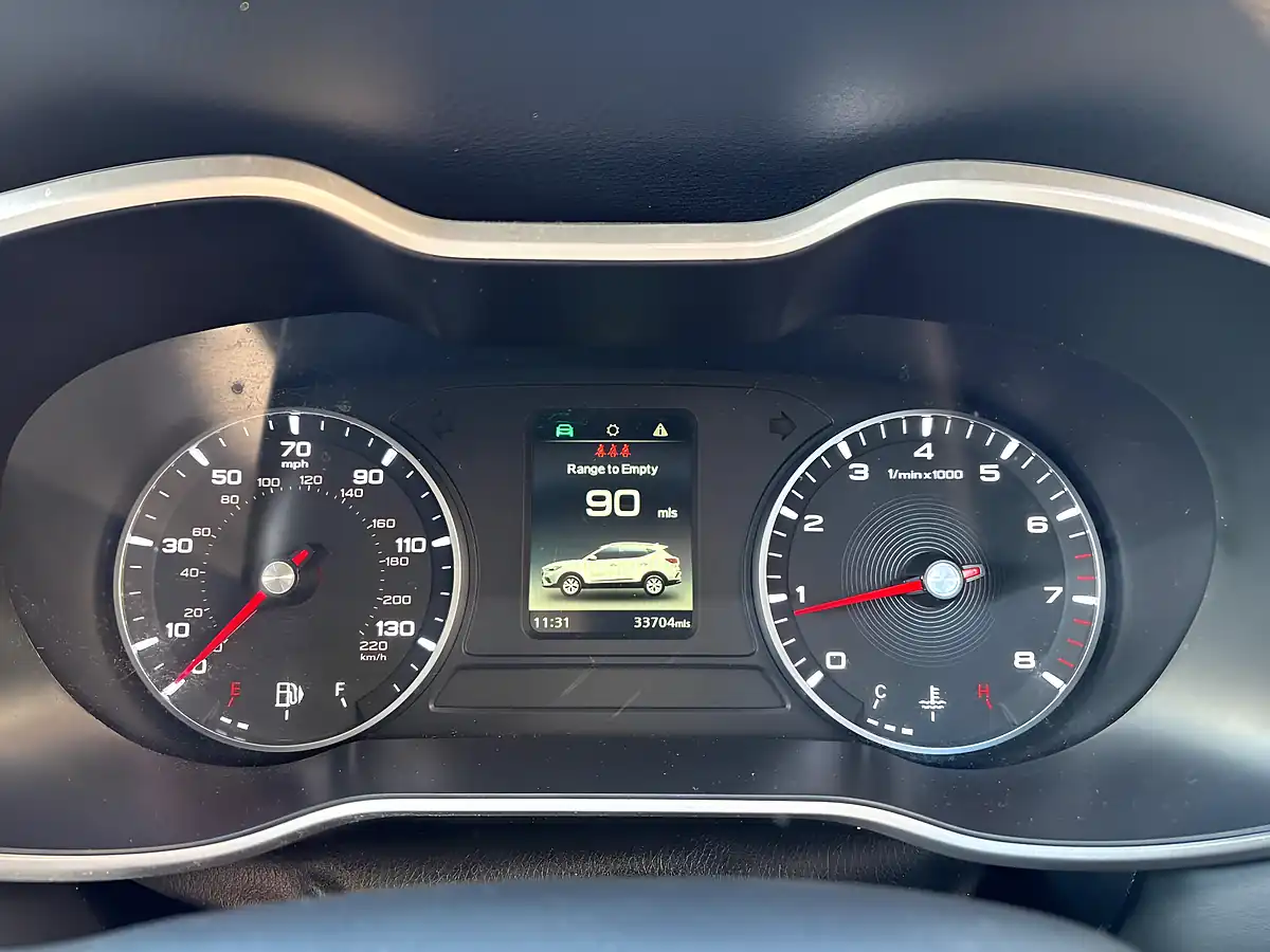 Used 2021 MG Zs Excite Red - Interior and Exterior details 14
