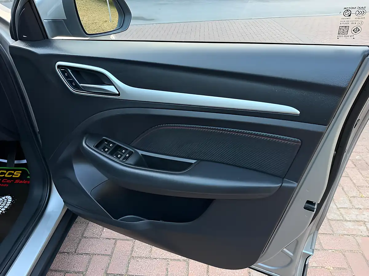 Used 2021 MG Zs Excite Silver - Interior and Exterior details 15