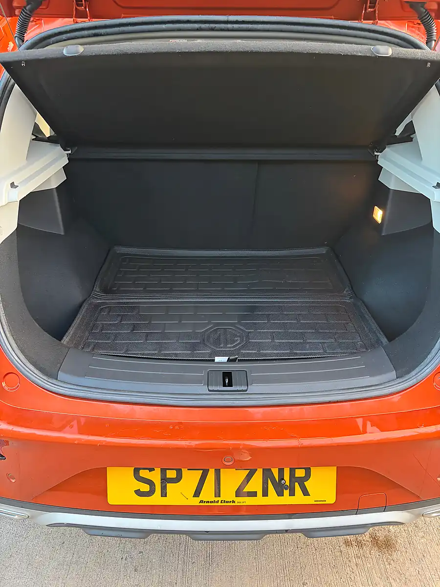 Used 2021 MG ZS Exclusive Orange - Interior and Exterior details 8