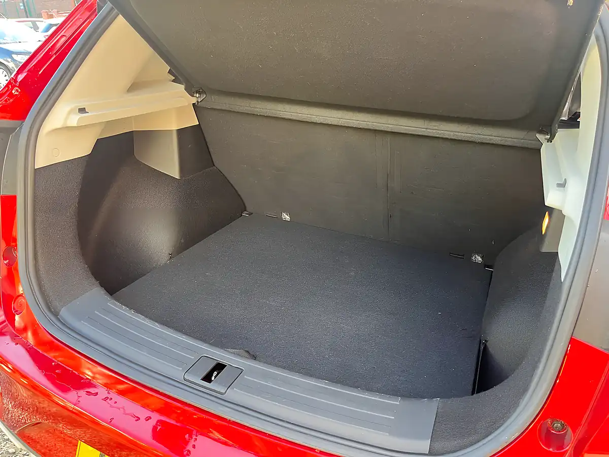 Used 2021 MG ZS Exclusive Red - Interior and Exterior details 17