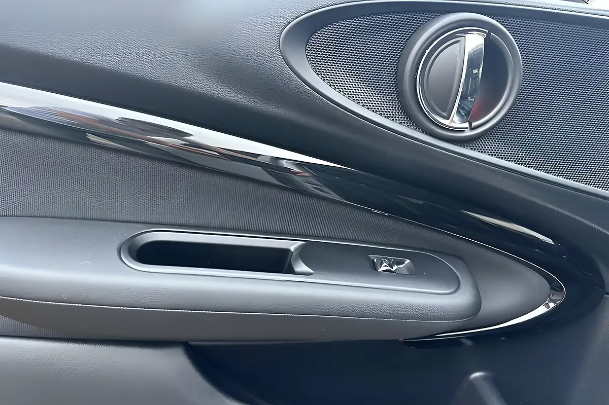 Used 2021 MINI Clubman Classic Silver - Interior and Exterior details 13