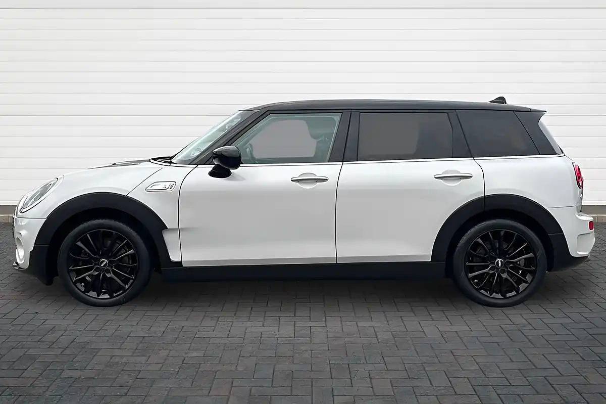 Used 2021 MINI Clubman Classic Silver - Interior and Exterior details 6