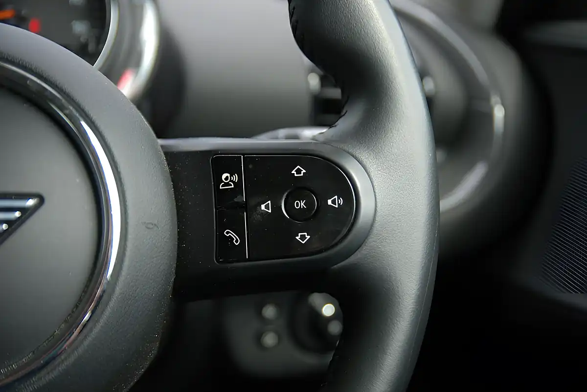 Used 2021 MINI Clubman Cooper Classic Black - Interior and Exterior details 10