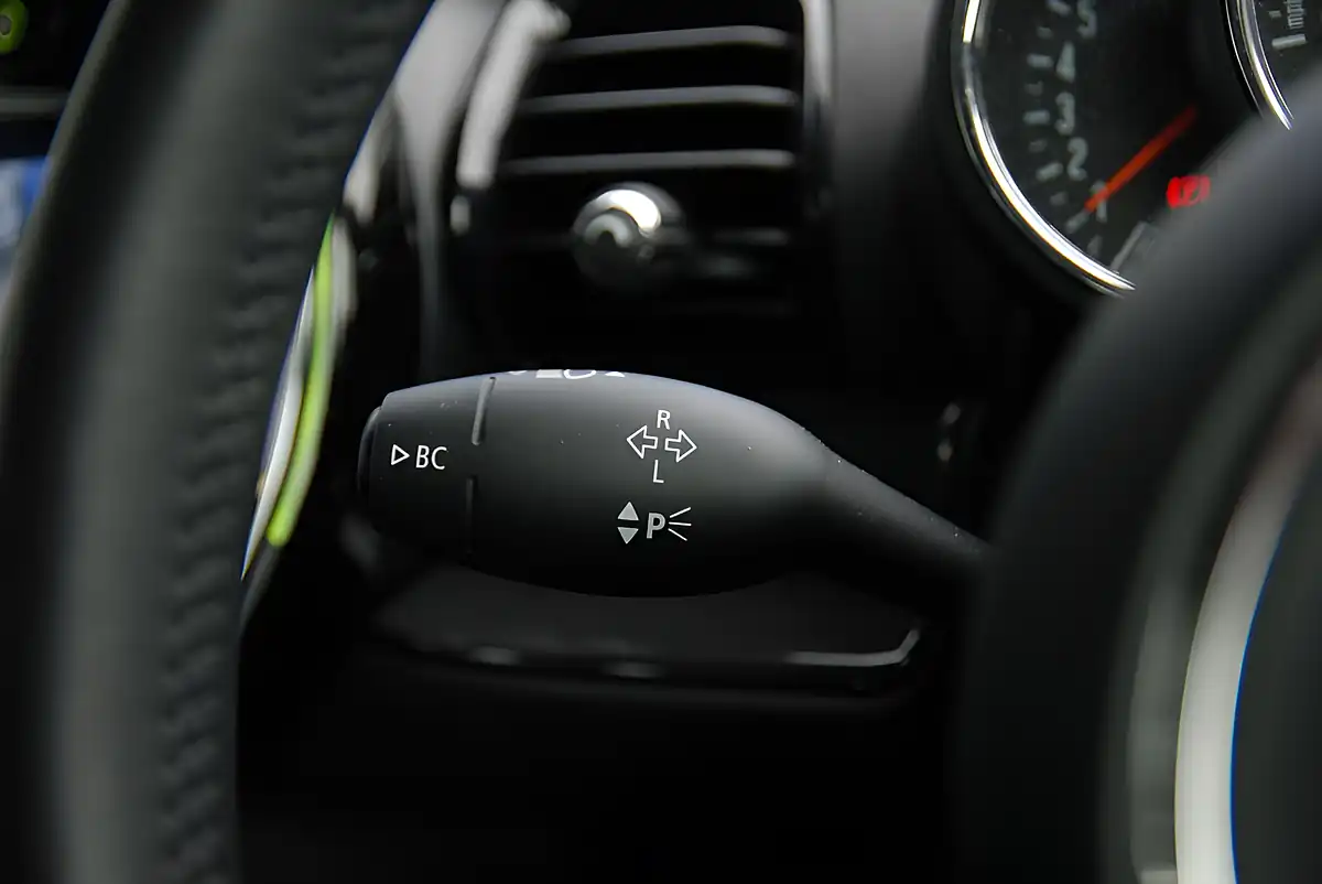Used 2021 MINI Clubman Cooper Classic Black - Interior and Exterior details 11