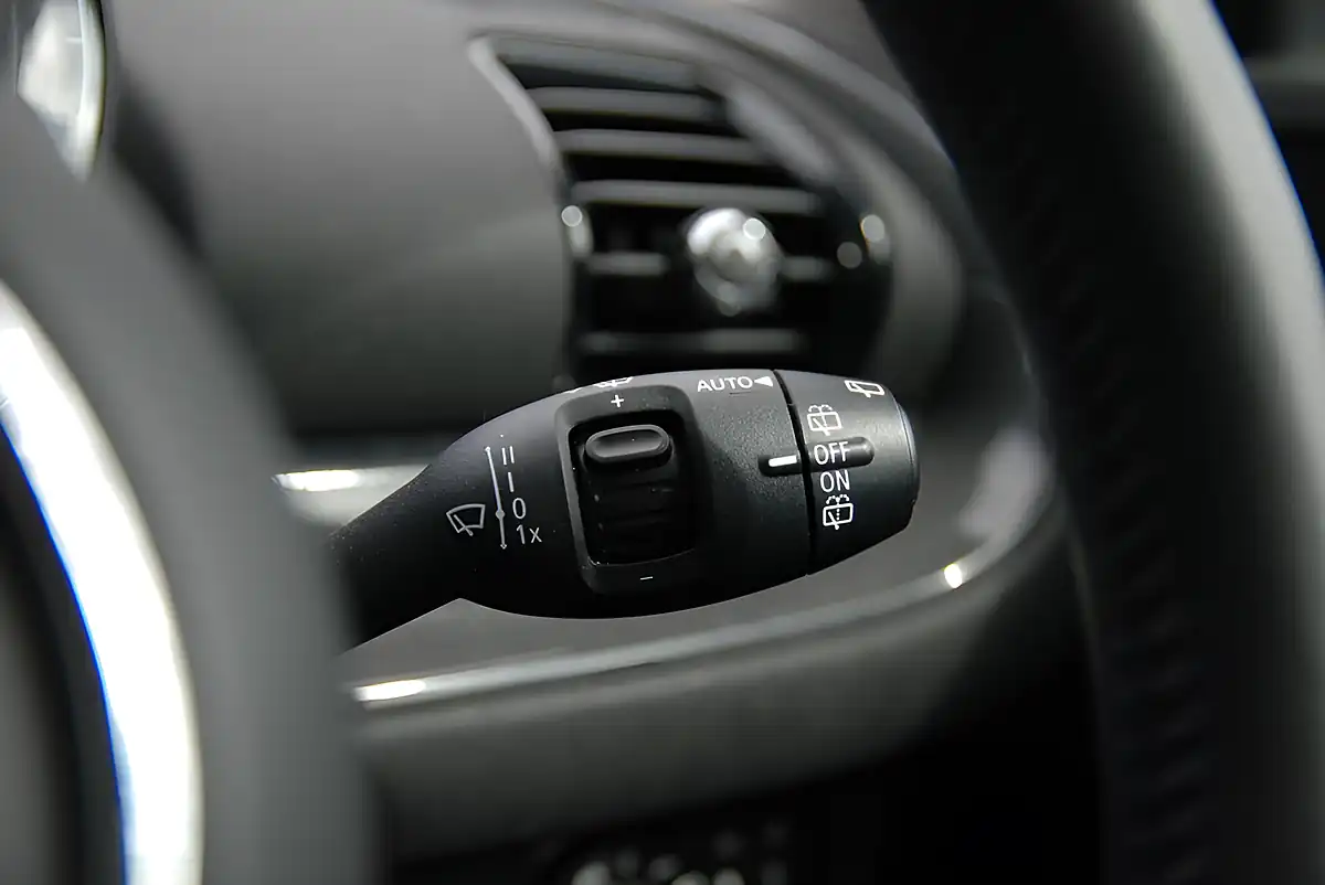Used 2021 MINI Clubman Cooper Classic Black - Interior and Exterior details 12