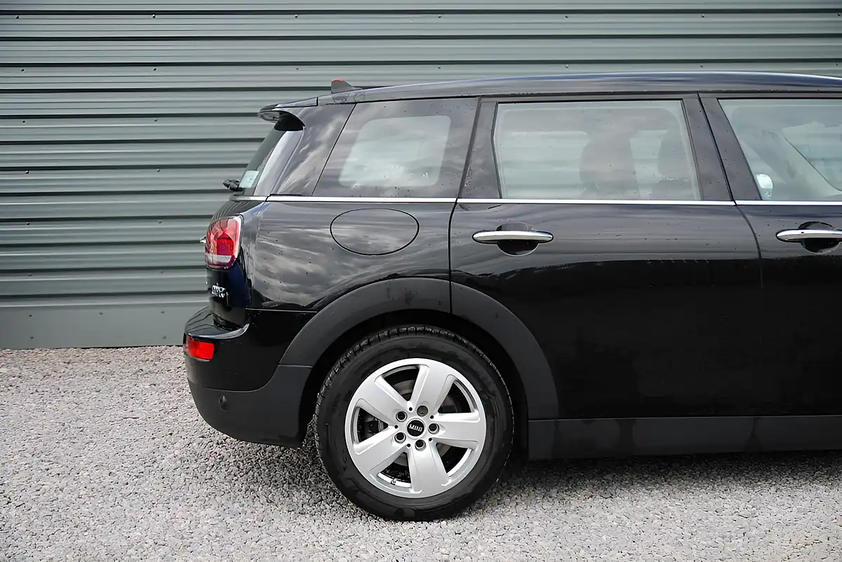 Used 2021 MINI Clubman Cooper Classic Black - Interior and Exterior details 13