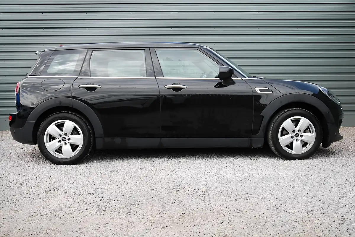Used 2021 MINI Clubman Cooper Classic Black - Interior and Exterior details 4