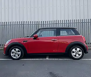 Used 2021 MINI Cooper Classic Red - Interior and Exterior details 8