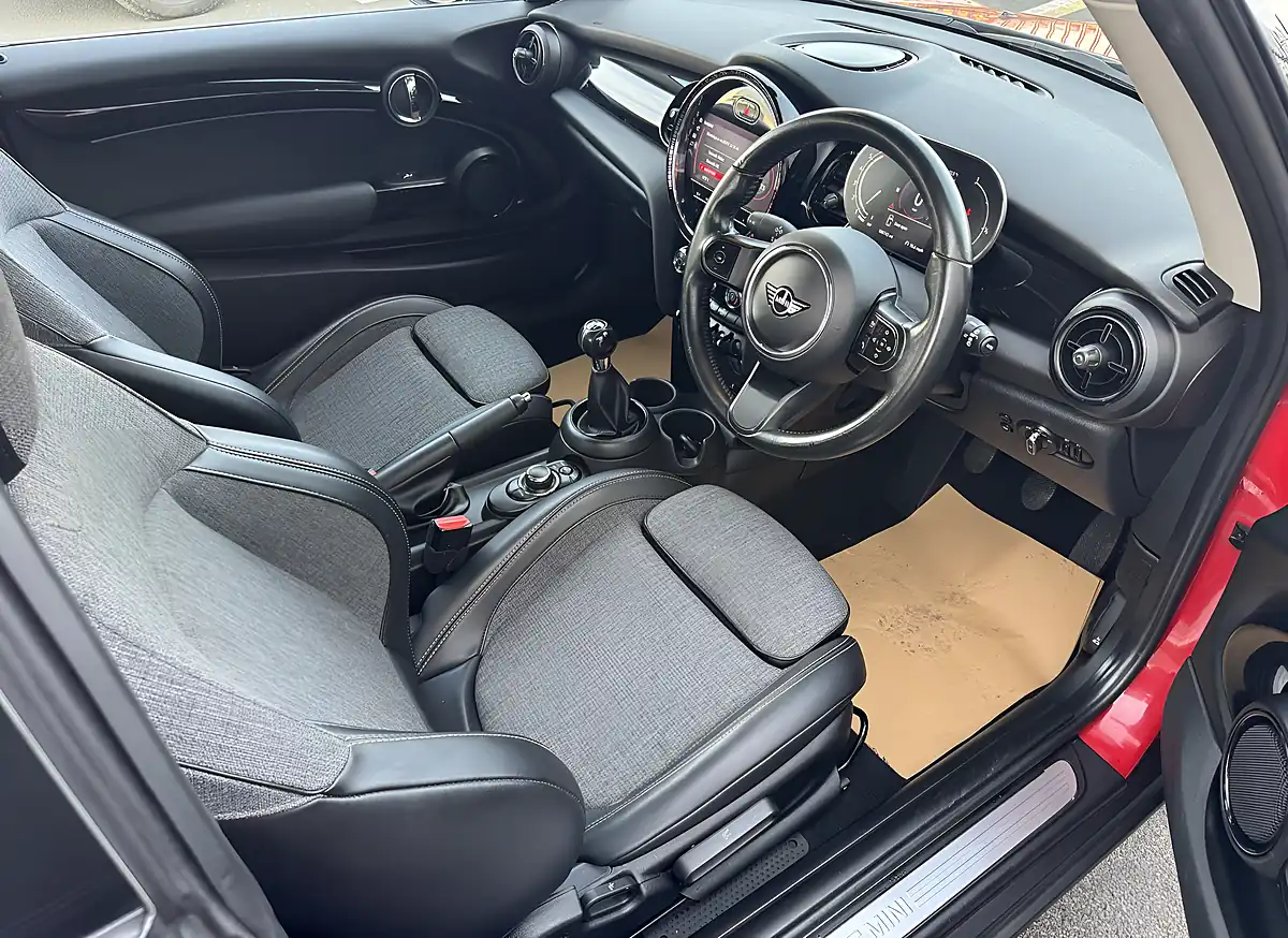 Used 2021 MINI Cooper Classic Red - Interior and Exterior details 9