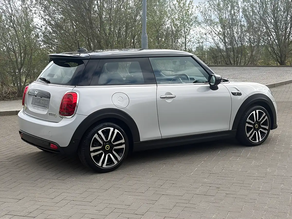 Used 2021 MINI Cooper Cooper S Silver - Interior and Exterior details 3