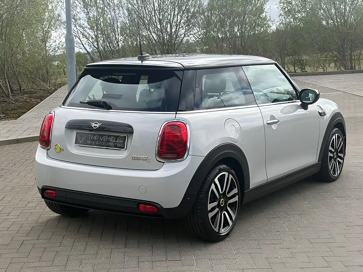 Used 2021 MINI Cooper Cooper S Silver - Interior and Exterior details 4