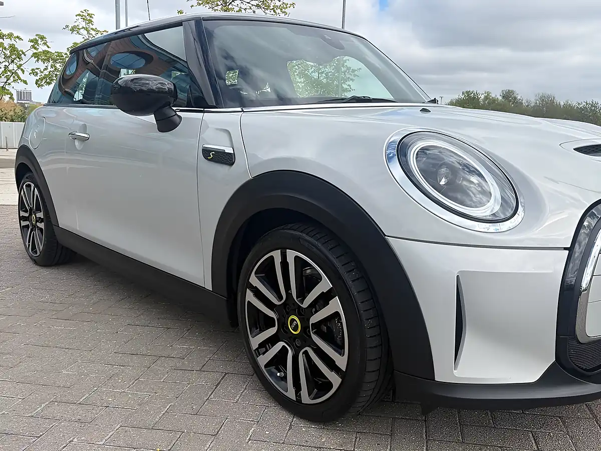 Used 2021 MINI Cooper Cooper S Silver - Interior and Exterior details 8