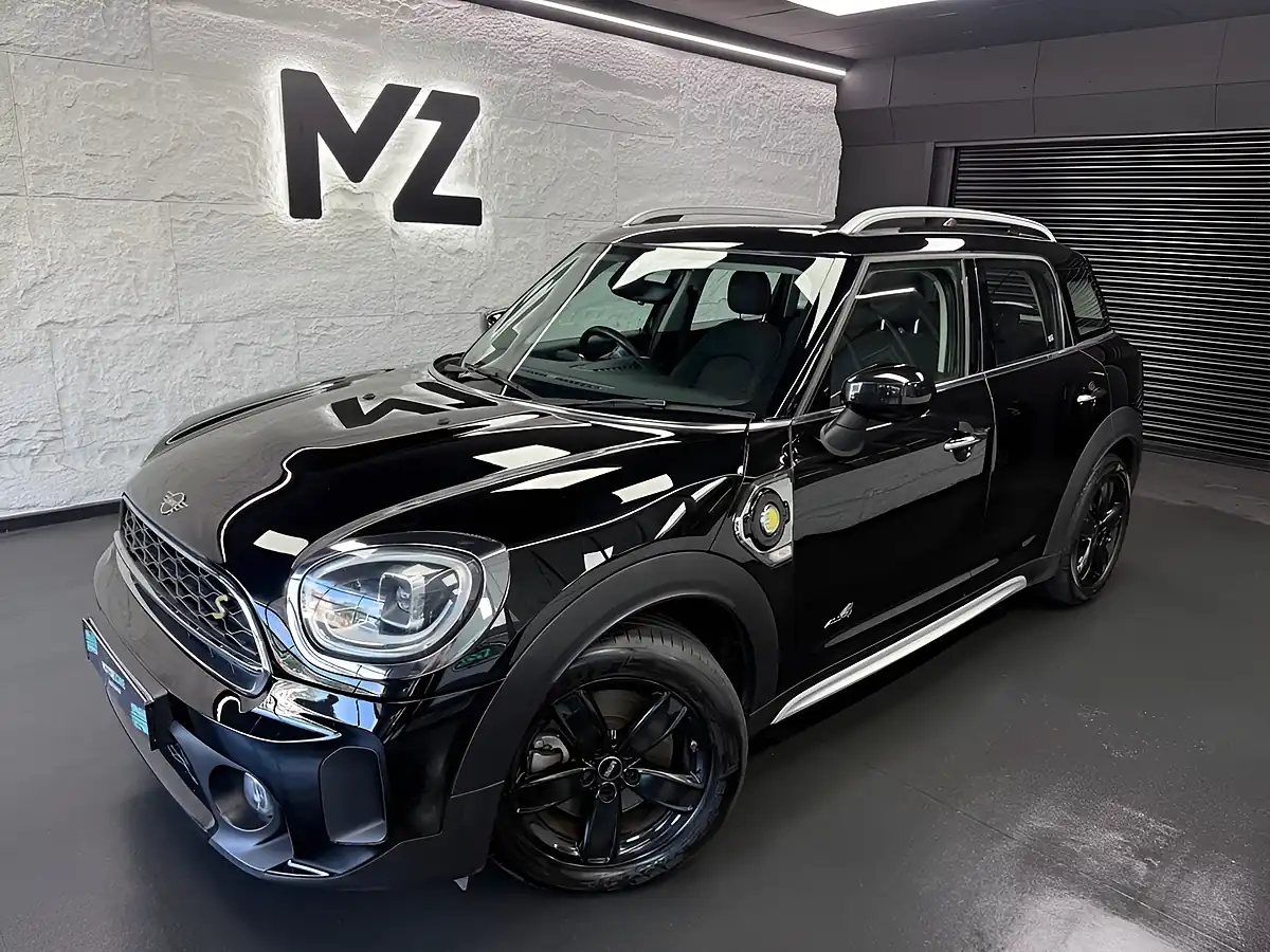 Used 2021 MINI Countryman Cooper Classic Black - Front View