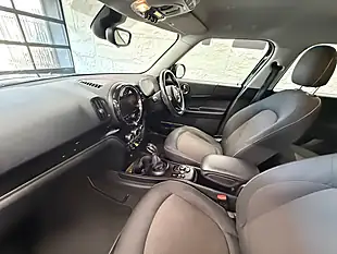 Used 2021 MINI Countryman Cooper Classic Black - Interior and Exterior details 11
