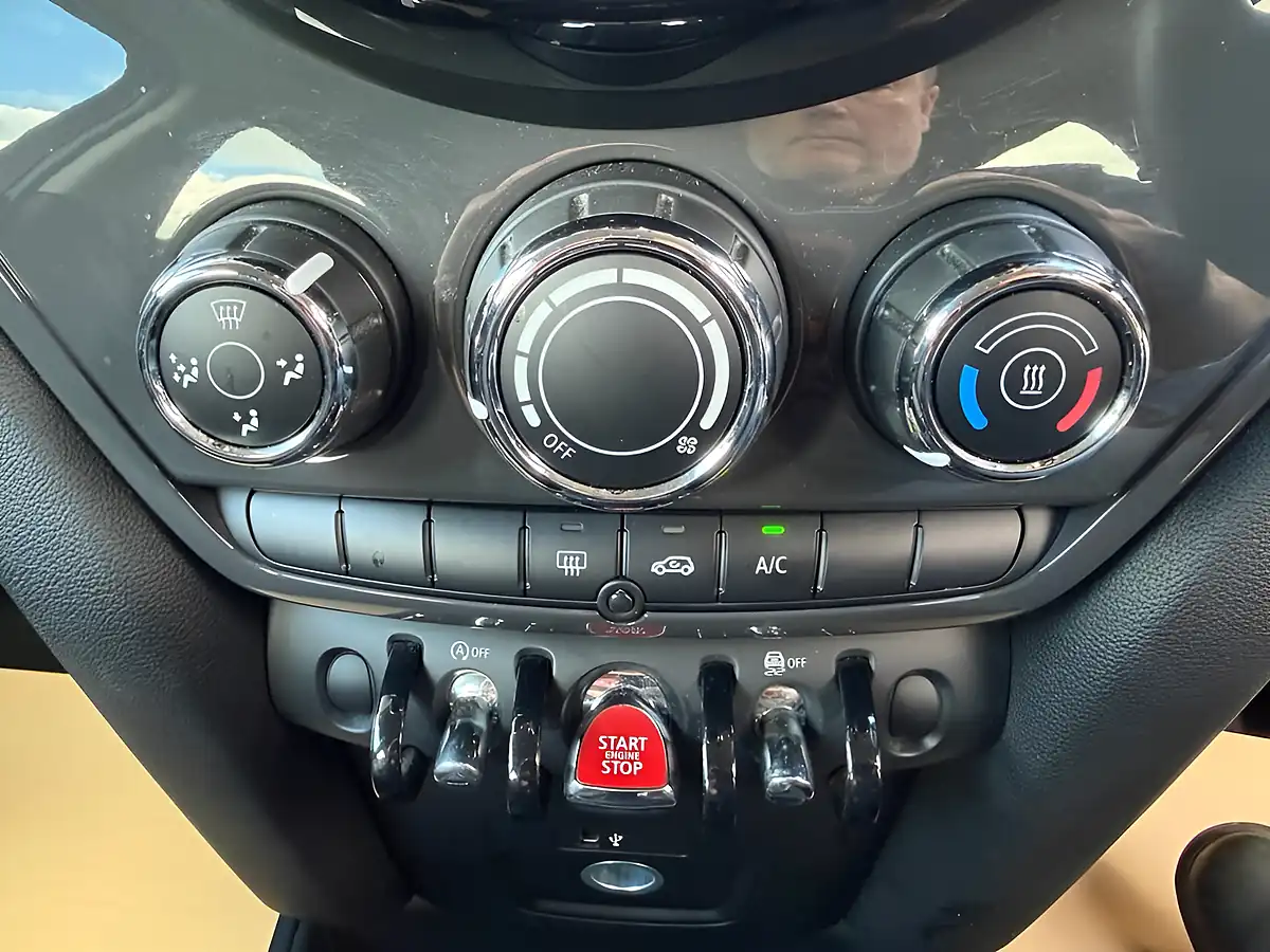 Used 2021 MINI Countryman Cooper Classic Moonwalk Grey Metallic - Interior and Exterior details 12