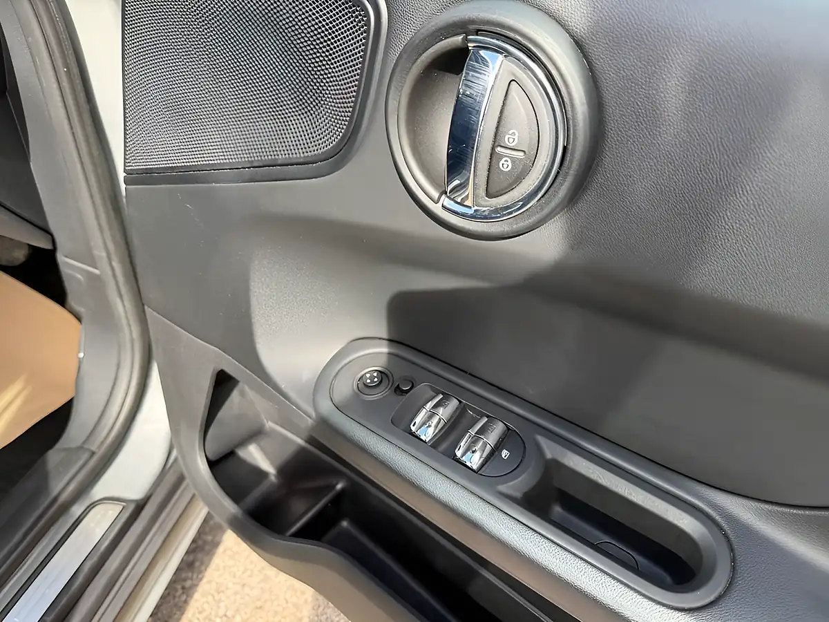 Used 2021 MINI Countryman Cooper Classic Moonwalk Grey Metallic - Interior and Exterior details 15